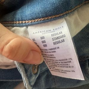 Blue jeans (American Eagle)